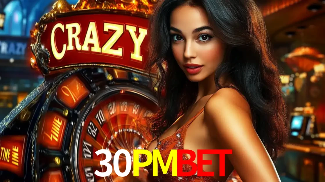 Mulher glamourosa olhando para a câmera com a roda vermelha do Crazy Time ao fundo em um ambiente de cassino, destacando a emoção dos jogos ao vivo no 30PMBET.